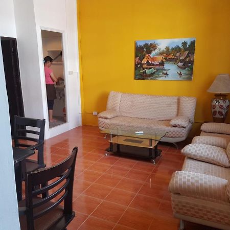 Doubleshot Guesthouse Jomtien Патая Екстериор снимка