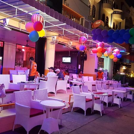 Doubleshot Guesthouse Jomtien Патая Екстериор снимка