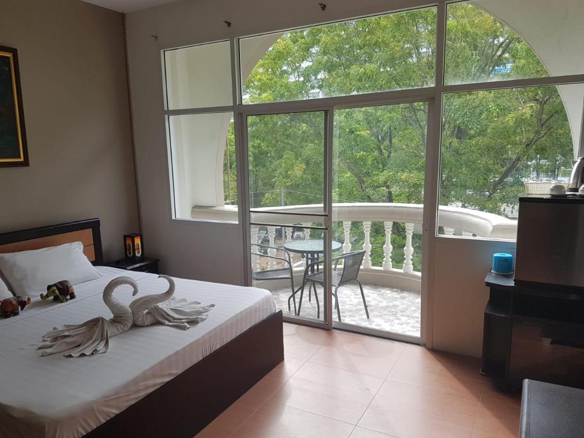 Doubleshot Guesthouse Jomtien Патая Екстериор снимка