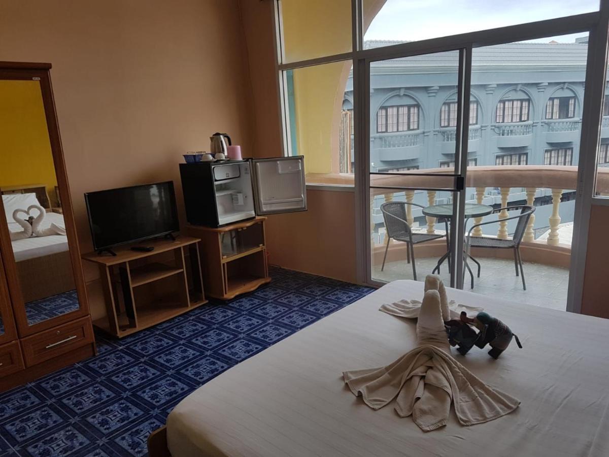 Doubleshot Guesthouse Jomtien Патая Екстериор снимка